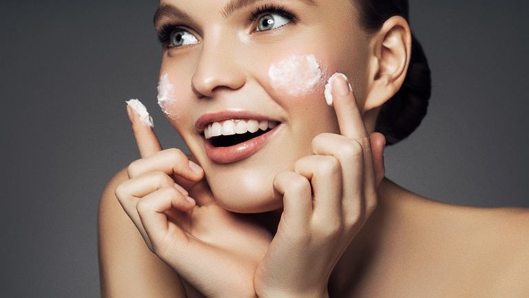 Alguns passos para uma pele perfeita – como escolher e utilizar um primer de maquilhagem?